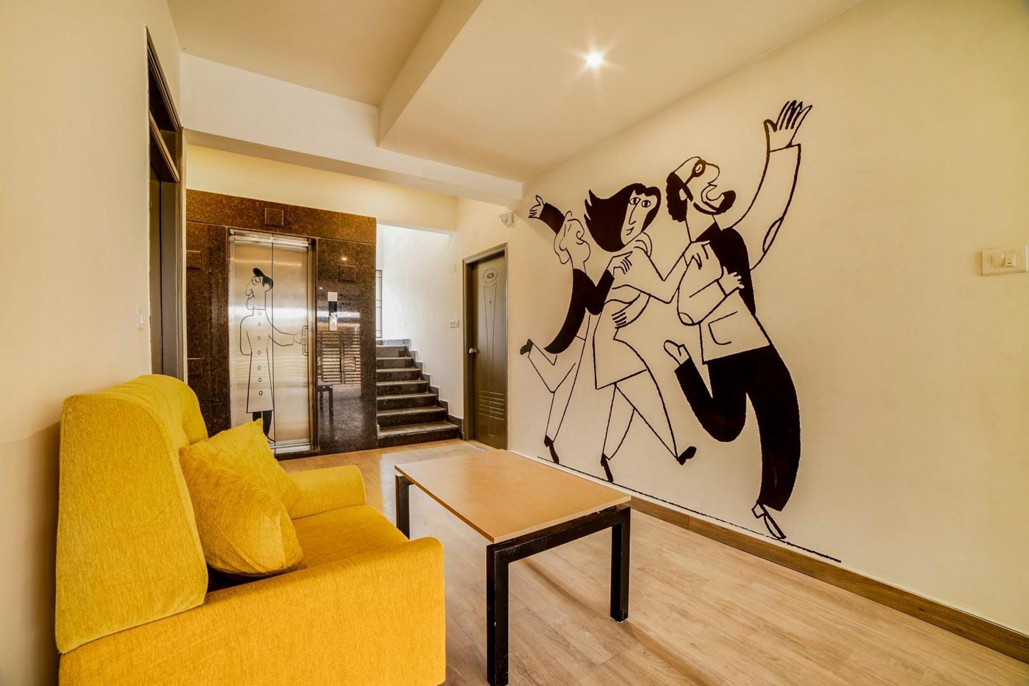 Townhouse Sarvar Hospitality Near Ascendas Park Square Mall Bangalore Exteriör bild